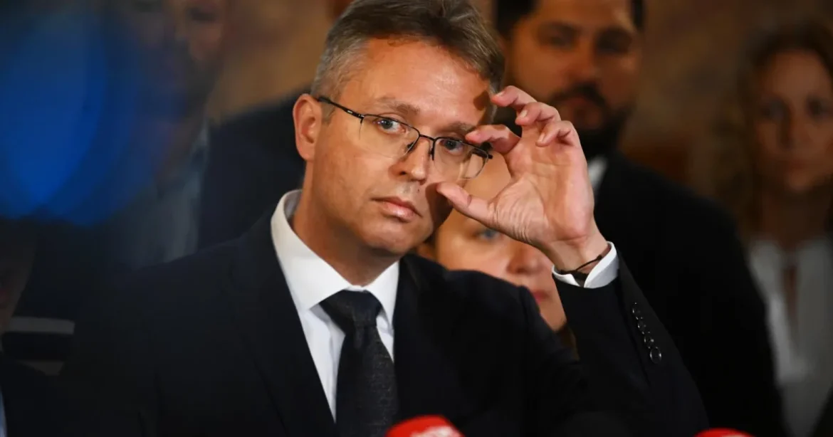 Felfüggesztette a parlament Hankó Balázs mentelmi jogát, akár ma elvihetik a rendőrök