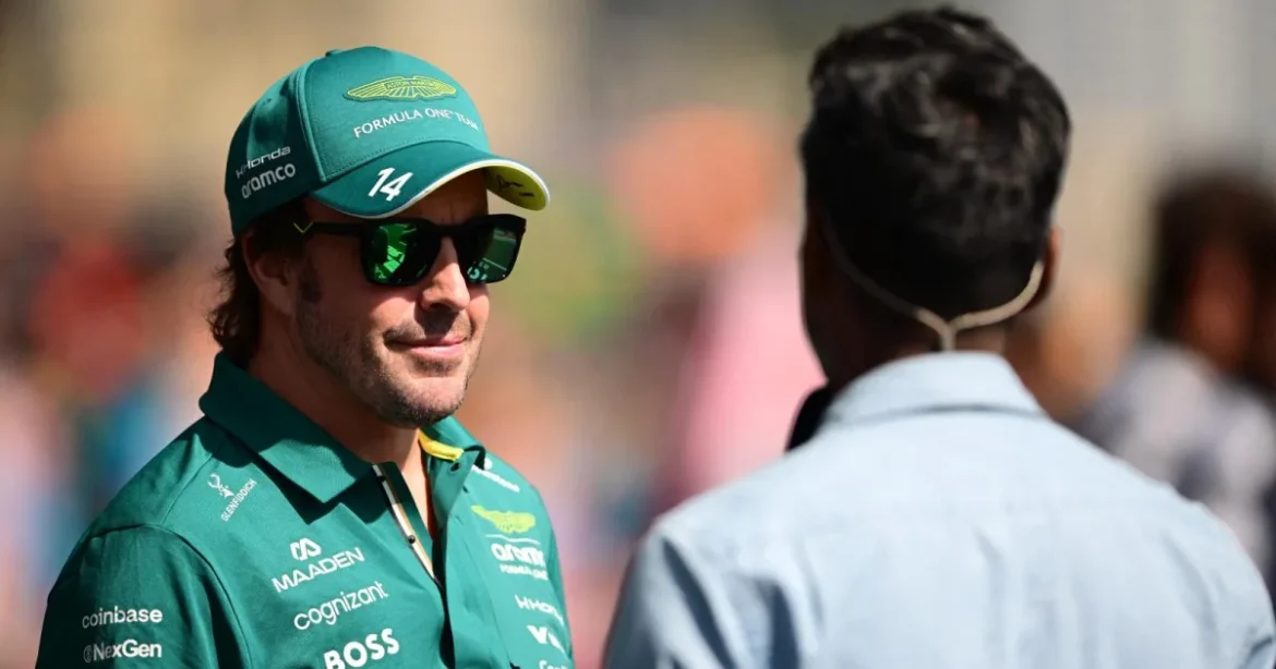 Fernando Alonso hosszabbított az Aston Martinnal