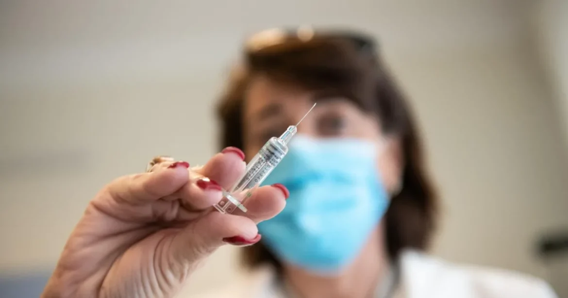 Kétféle Covid-vakcina jön, a tiszti főorvos a patikai oltást is támogatná
