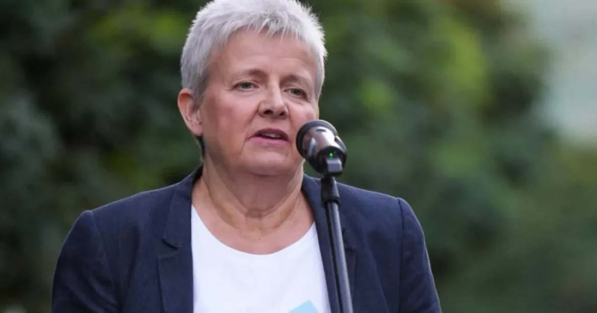 Lannert Judit bocsánatot kér a meghurcolt pedagógusoktól