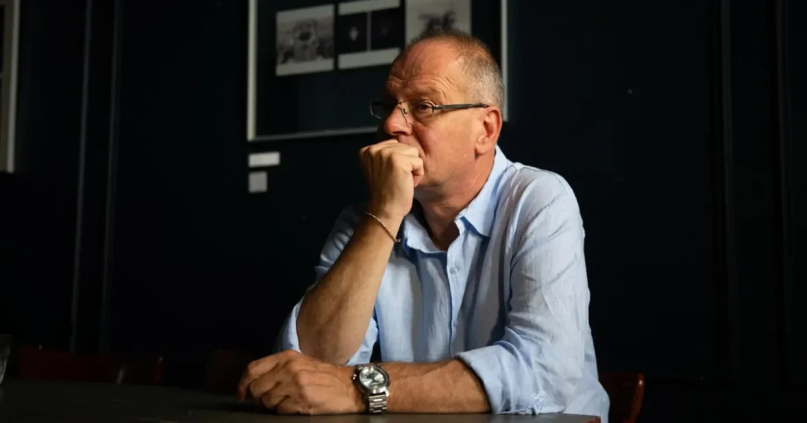 Navracsics Tibor fideszes polgármesterekkel vitázik az elvonásokról és a korrupcióról