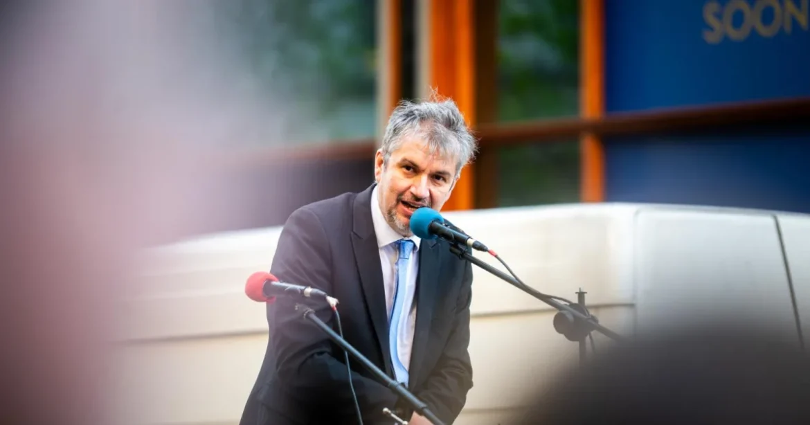 Orbán luxusszállóban dőzsölt közpénzből Svájcban