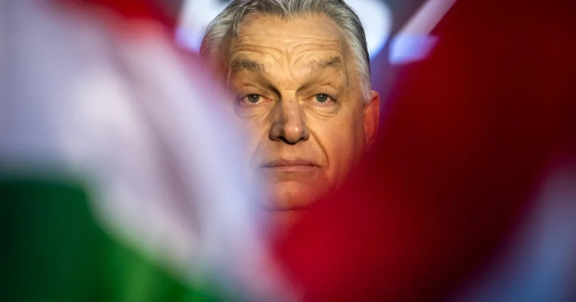 Orbán Viktor csak most jön haza, Hankó és Seszták már két napja a hatóságok vendége