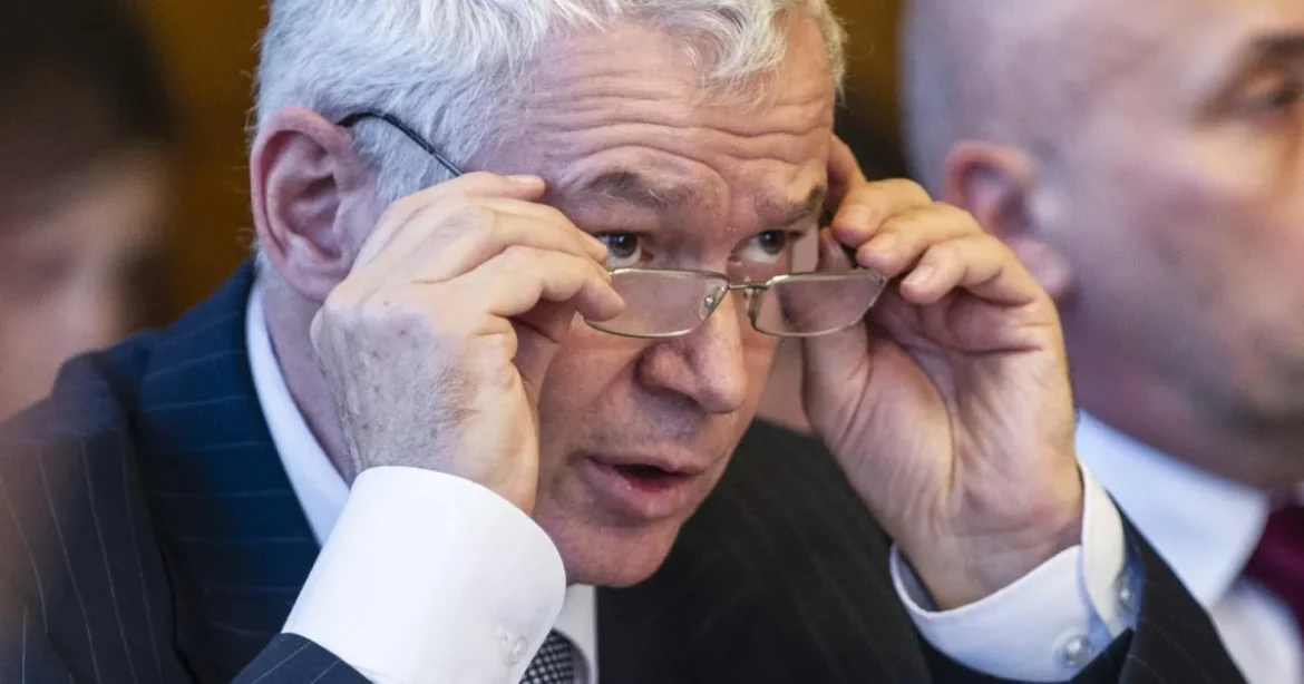 Polt Péter Strasbourgba fordul elmozdítása miatt