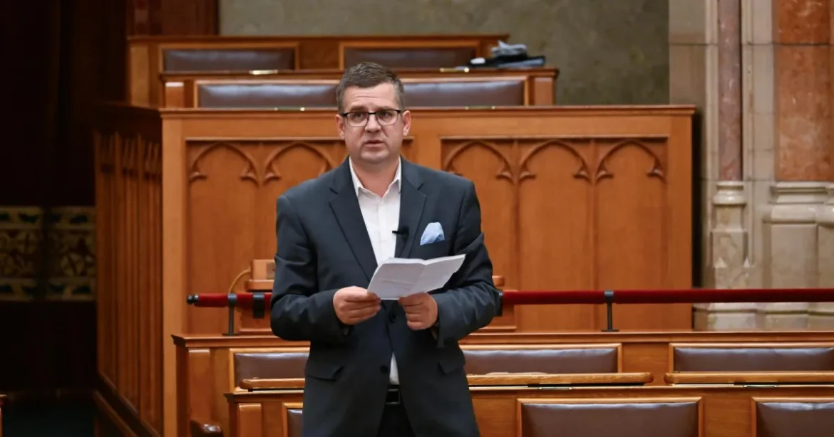 Seszták Miklós őrizetben a Központi Nyomozó Főügyészségen