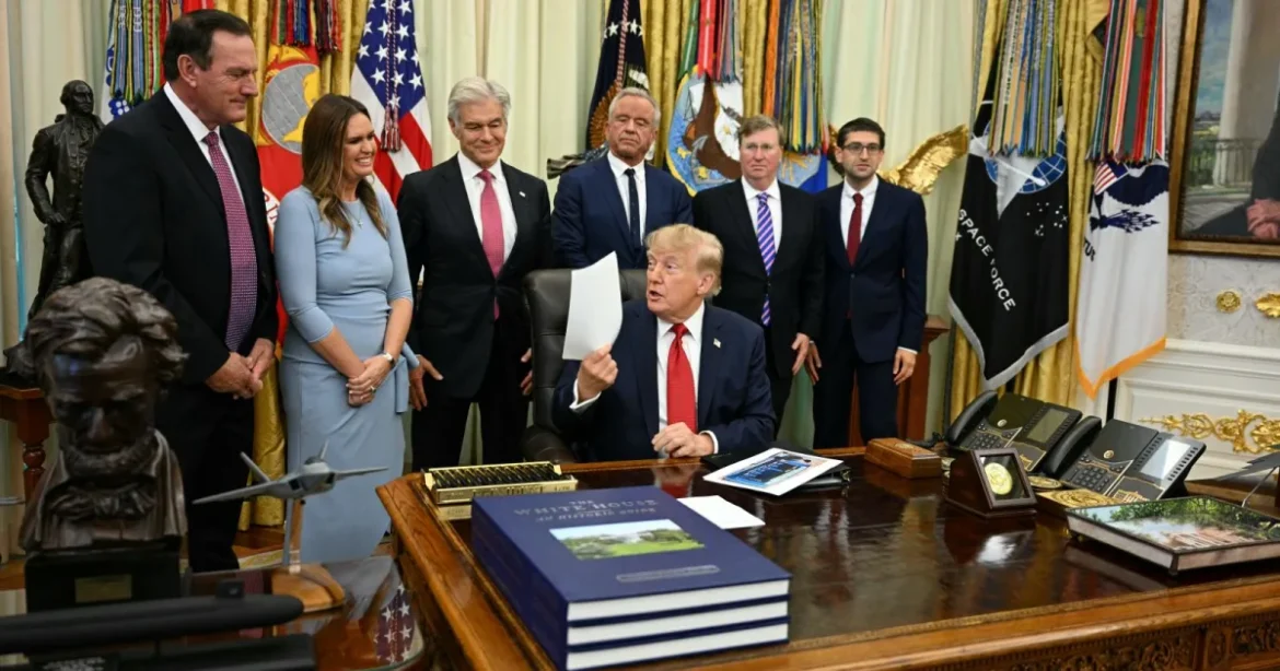 Trump aláírta: százszázalékos vám az orosz szankciók megszegőire