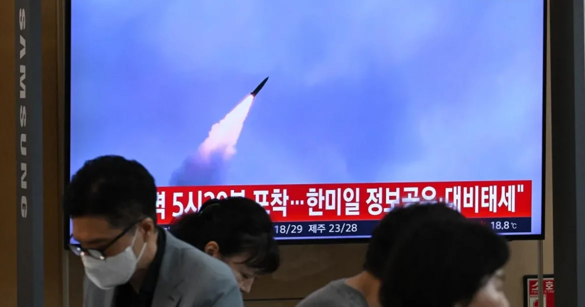 Újabb észak-koreai rakétakilövés, ígéret a hadgyakorlatra