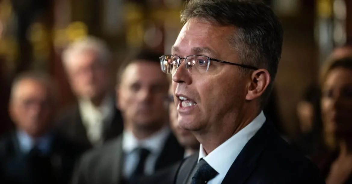 Hankó két hónap alatt dupla annyi pénzt osztott ki, mint előtte egy év alatt