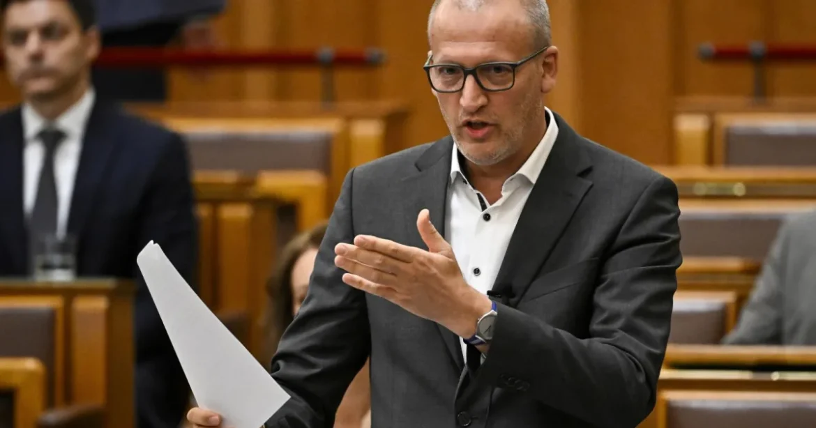 Határon túli magyar sajtó: pályázatot indított a kormány