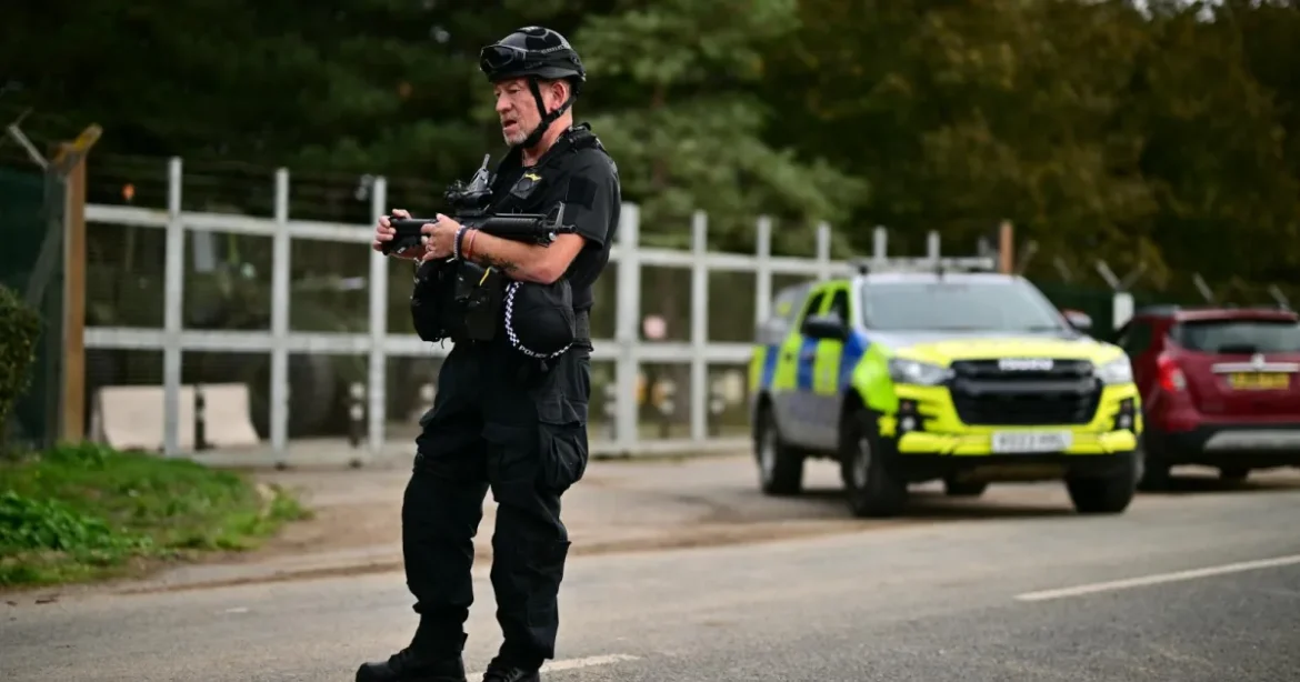 Őrizetben egy brit-iráni kettős állampolgár angliai légibázisi incidens miatt